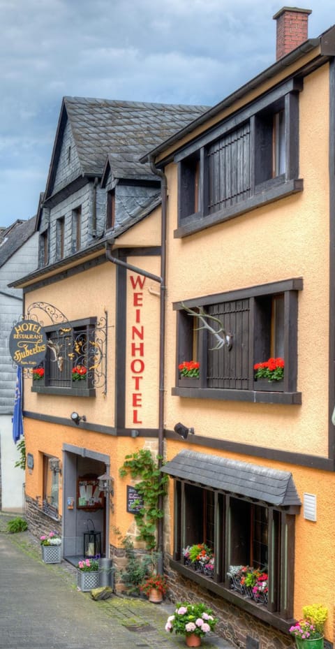 Weinhotel Hubertus Garni Hotel in Cochem-Zell