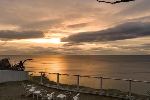 Whidbey Beach House House in Whidbey Island