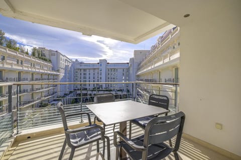 Carlton Riviera Cannes Apartment in Cannes