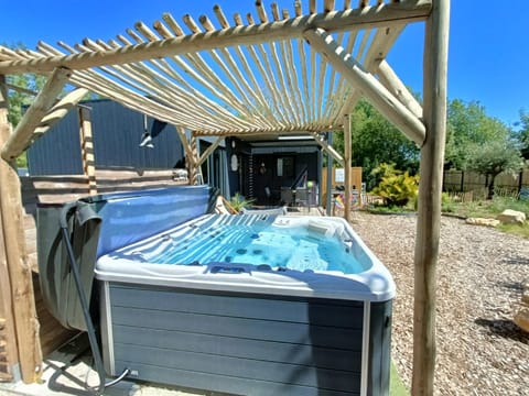 Property building, Natural landscape, Hot Tub