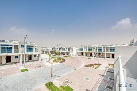 Calm 3BR Townhouse at Damac Hills 2 Dubailand by Deluxe Holiday Homes Condo in Dubai