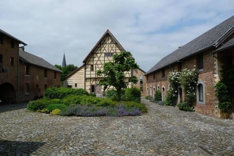 Hof van Eggertingen Bakhuis House in Flanders