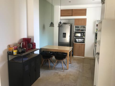 Kitchen or kitchenette, Seating area, Dining area