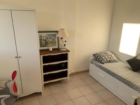 Chambre tout confort Saphir 1 à 3 P dans belle maison Villa in Vaulx-en-Velin