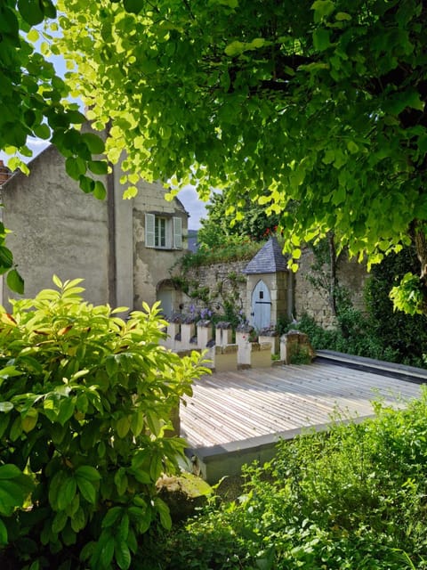 Property building, Garden
