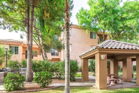 Hilton Vacation Club Scottsdale Villa Mirage Resort in Scottsdale