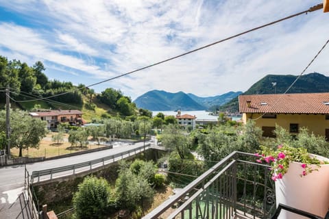 Appartamento vista lago Condo in Sulzano