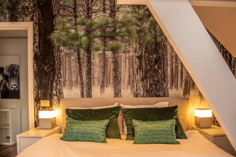 Bed, Bedroom