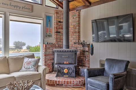 Cozy Irish Beach Cottage with Private Beach Access! Haus in Mendocino County