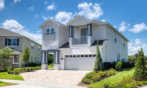 Energetic 6 Bdrm Home with Games Room at Encore House in Bay Lake