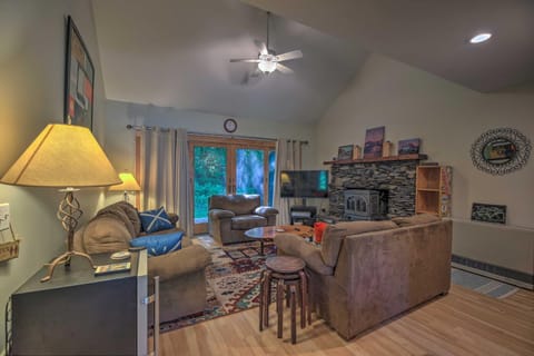 Rustic Waitsfield Condo about 1 Mi to Hike and Ski! Apartamento in Fayston