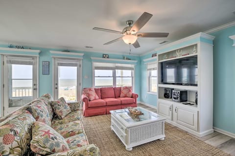 Large-Group Getaway - Beachfront Home with Pool! House in Holden Beach
