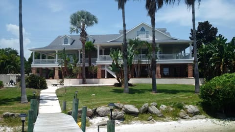 Pineda Palms Estate, 4 BR for 13 guests Villa in Merritt Island