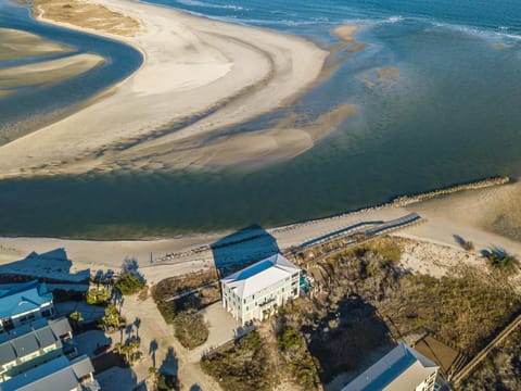 Paradise Point Retreat Luxury Beachfront Home with Stunning Views House in Pawleys Island