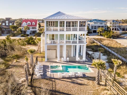 Paradise Point Retreat Luxury Beachfront Home with Stunning Views House in Pawleys Island