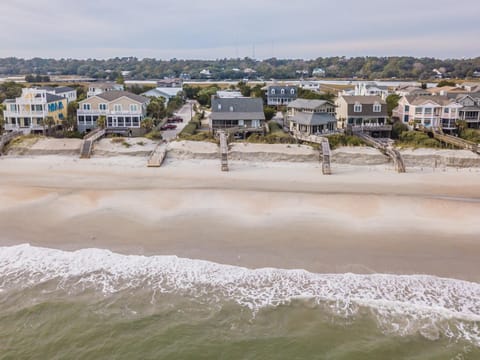 Johnson's Nest Seaside Serenity & Oceanfront Escape with Game Room and Beach Access Casa in Pawleys Island
