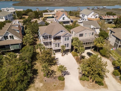 Seaside Serenity Luxurious Beachfront Escape with Spectacular Views Casa in Pawleys Island