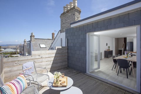 View (from property/room), Balcony/Terrace, Seating area, Dining area