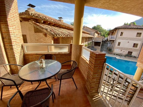 Balcony/Terrace, Pool view