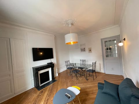 Appartement Chic F2 Centre-ville Apartment in Le Havre