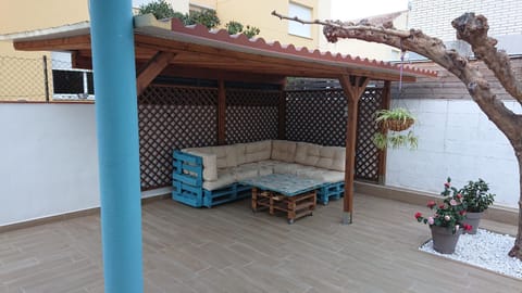 Patio, Seating area