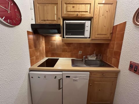 Appartement 2 pièces, 4 pers, proche pistes et commodités, parking privatif, La Salle-les-Alpes - FR-1-330F-198 Apartment in Saint-Chaffrey