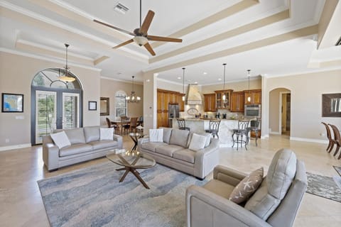 160 Copperfield Court Haus in Marco Island