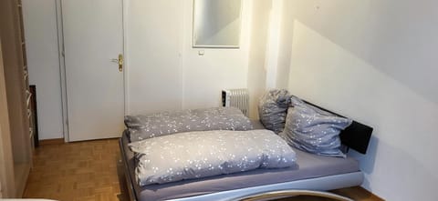 Von privat, Großes Zimmer sehr zentral in Bad Homburg Stadtmitte Vacation rental in Oberursel