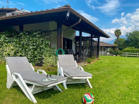 Property building, Garden view, sunbed