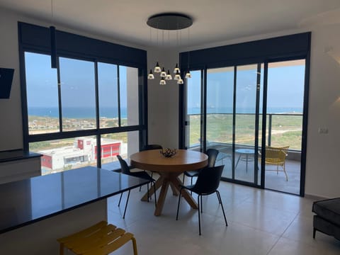 #דירת יוקרה על הים Seabreeze Beach Apartment# Condo in Haifa District