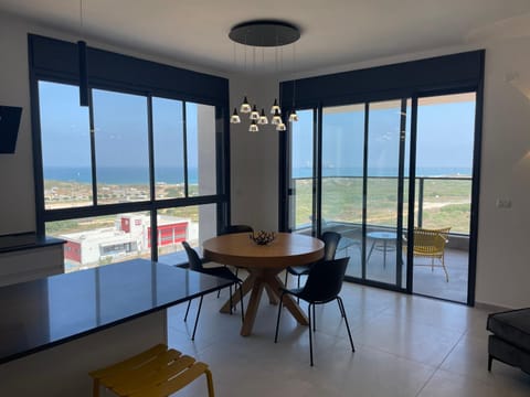 #דירת יוקרה על הים Seabreeze Beach Apartment# Apartment in Haifa District