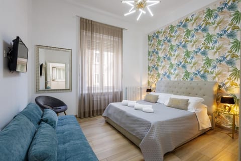 TV and multimedia, Photo of the whole room, Bedroom