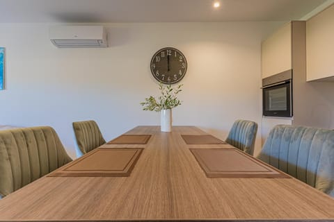 Dining area, Meeting/conference room