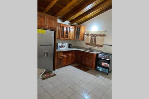 Relax and enjoy tranquility @ Peace Palace, MoBay Condo in Montego Bay