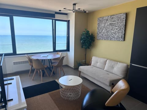 Middelkerke Volledig gerenoveerd appartement met zeezicht Apartment in Middelkerke