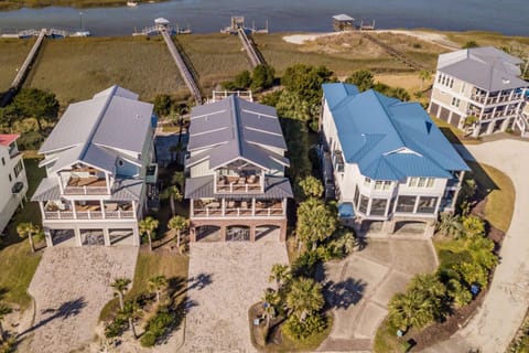 Creekfront Home with Pool, Dock and Stunning Views Casa in Pawleys Island