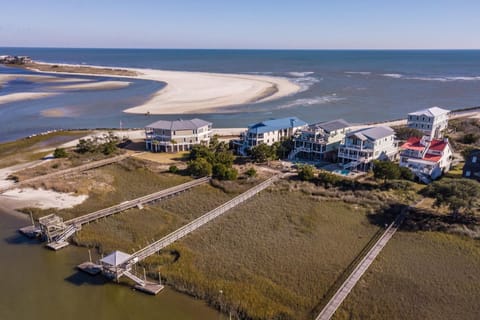 Creekfront Home with Pool, Dock and Stunning Views Haus in Pawleys Island