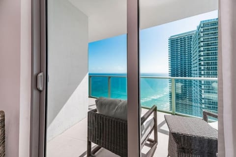 Hyde Beach Luxury Condo-Resort apts Apartment in Hollywood Beach