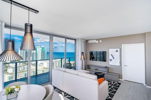 Hyde Beach House Luxury Condo-Resort condo Apartment in Hollywood Beach