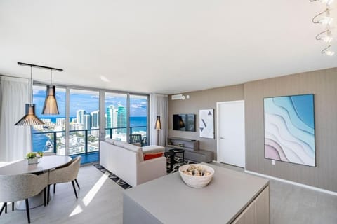 Hyde Beach House Luxury Condo-Resort condo Apartment in Hollywood Beach