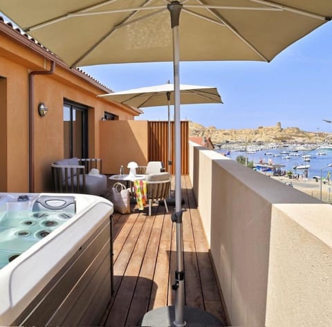 Day, Natural landscape, Hot Tub, View (from property/room), Balcony/Terrace, Sea view, sunbed