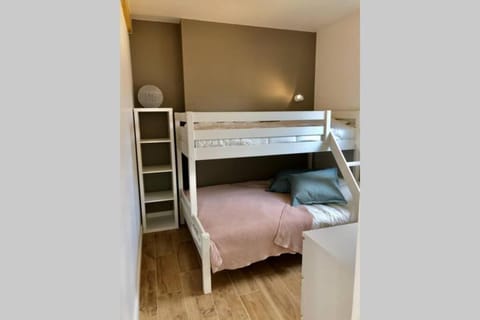 Bed, Bedroom, bunk bed