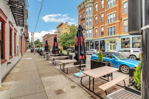 Urban Paradise in OTR - Beautiful New Condo In Historic Building With Downtown Views! condo Eigentumswohnung in Over The Rhine