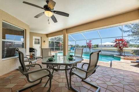 The Joint Venture - Cape Coral - Roelens Vacations House in Cape Coral