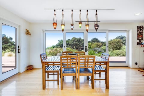 Voyagers Paradise House in Gualala