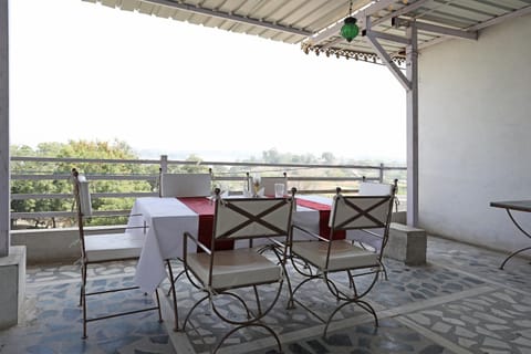 OYO Home Home Modern Stay Bed and breakfast in Udaipur