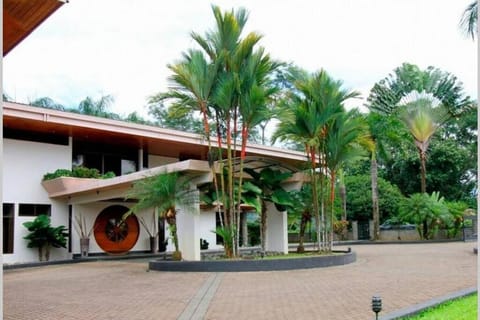 Property building, Facade/entrance