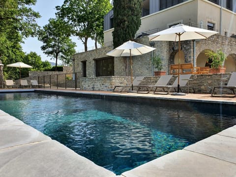 Patio, Day, Pool view, Swimming pool, sunbed