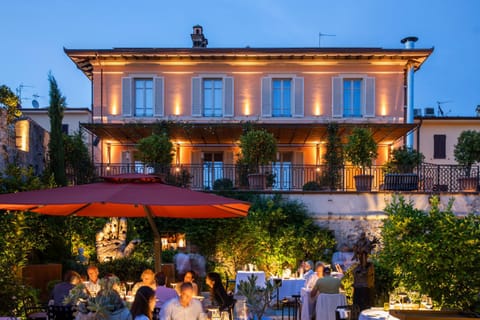 Property building, Restaurant/places to eat, View (from property/room), Inner courtyard view