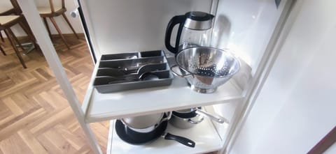 Coffee/tea facilities, Kitchen or kitchenette